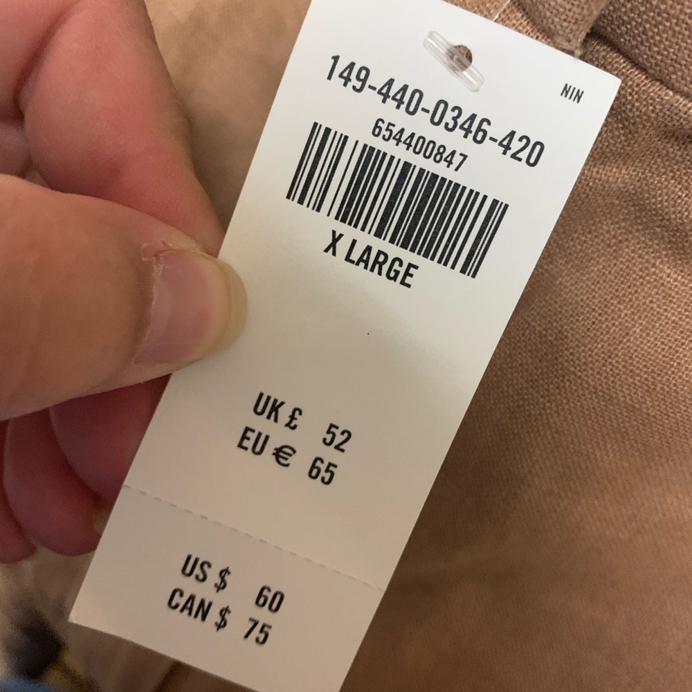 Abercrombie & Fitch Women's Beige Shorts - Picture 4 of 4